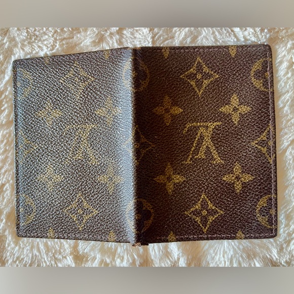 Louis Vuitton Monogram Bifold Cardholder - Picture 2 of 3